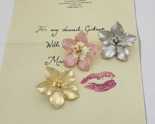 올리아 릴리 꽃 포인트 귀걸이 (3color)